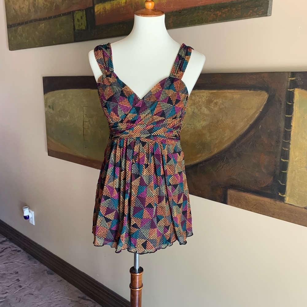 Empire waist sleeveless multicolored top